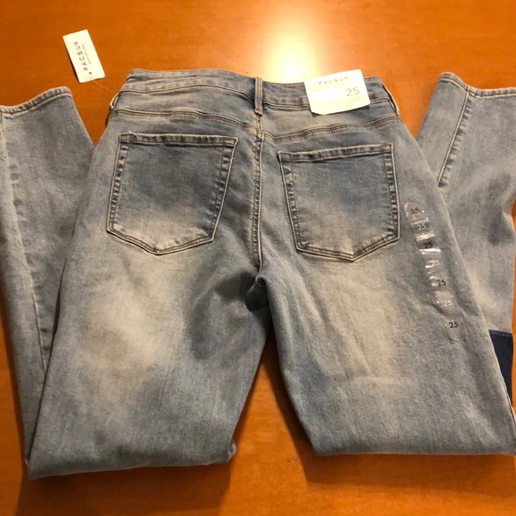 Jeans - Picture 2 of 5